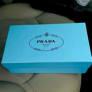 BRAND NEW. PRADA POINT TOE SLINGBACK LEATHER PUMPS